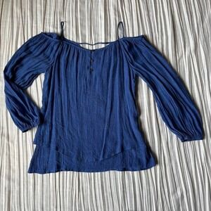 Blue flowy cold shoulder shirt by Renee C!